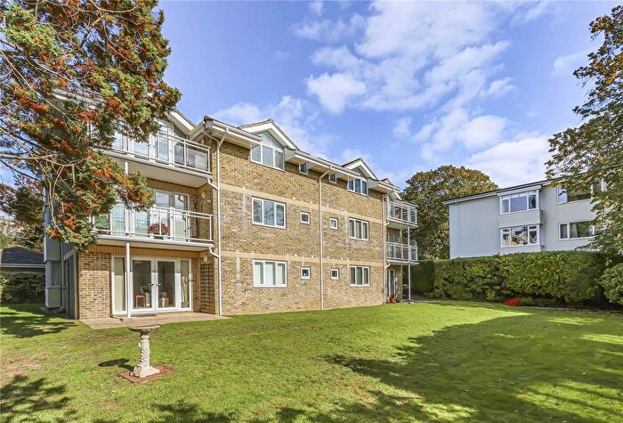 2 Bedroom Flat For Sale In Grosvenor Road, Westbourne, Dorset, BH4