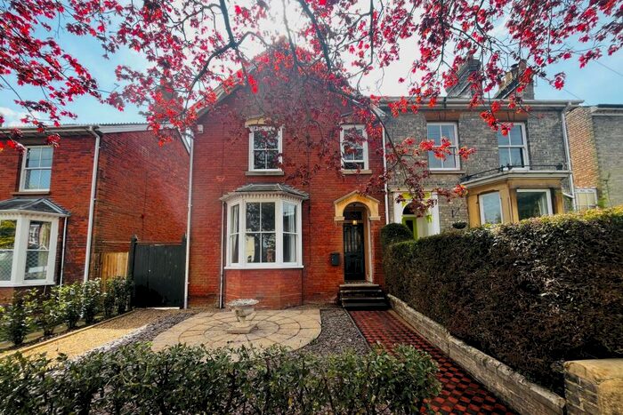 4 Bedroom Link Detached House To Rent In York Road, Bury St Edmunds, IP33