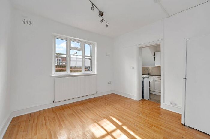 3 Bedroom Flat To Rent In Church Road, London, NW10