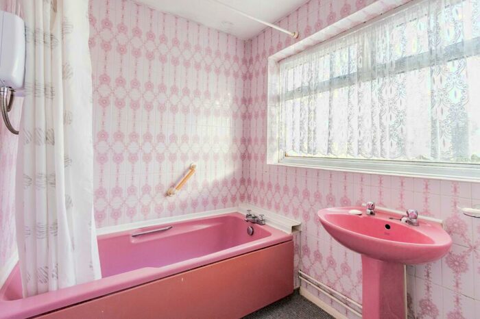 2 Bedroom Detached Bungalow For Sale In Weston Rise, Caister-On-Sea, NR30