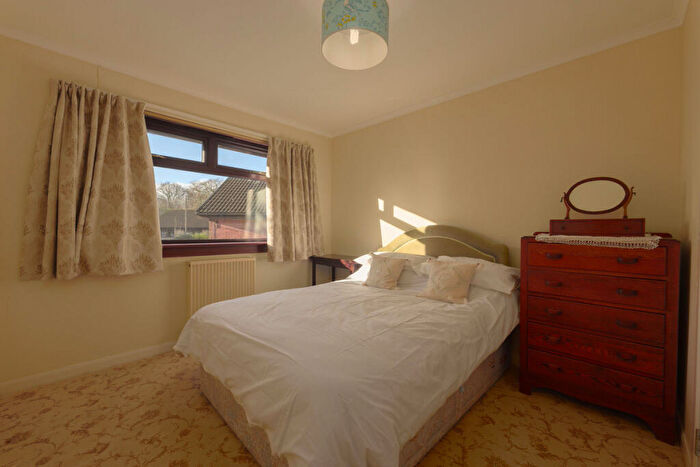 2 Bedroom Semi-Detached Bungalow For Sale In Craigburn Avenue, Houston, PA6