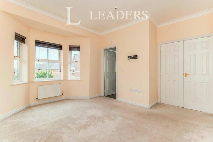 4 Bedroom Town House To Rent In Cavendish Walk, Epsom, KT19