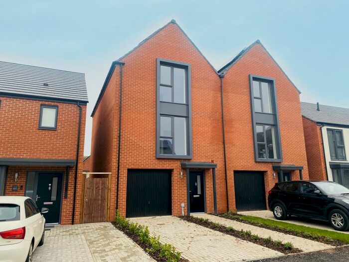 4 Bedroom Semi-Detached House To Rent In Etteridge Drive, Derby, DE22