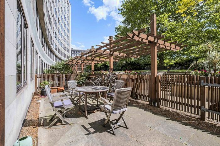 2 Bedroom Flat To Rent In Whitehouse Apartments, Belvedere Road, Waterloo, London, SE1