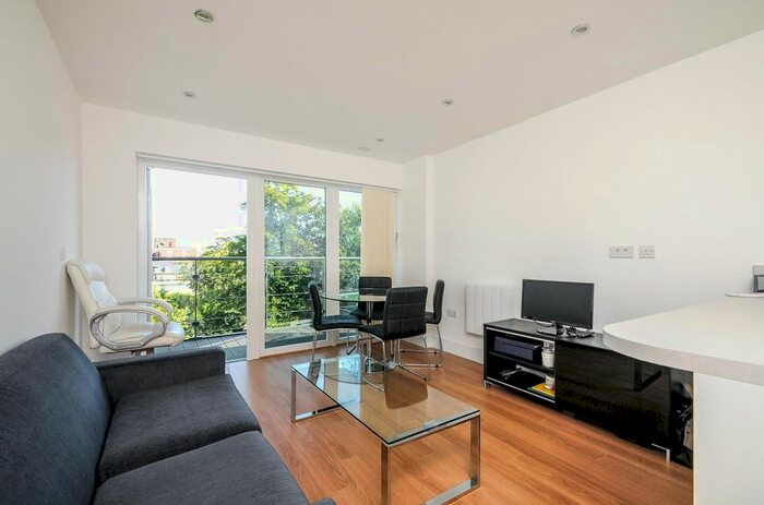 1 Bedroom Flat To Rent In Roehampton Lane, London, SW15