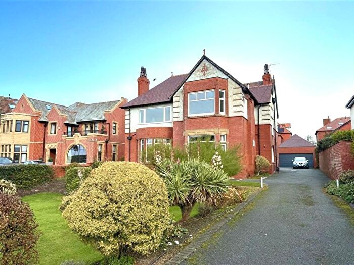 4 Bedroom Detached House For Sale In Inner Promenade, Fairhaven, Lytham St Annes, FY8