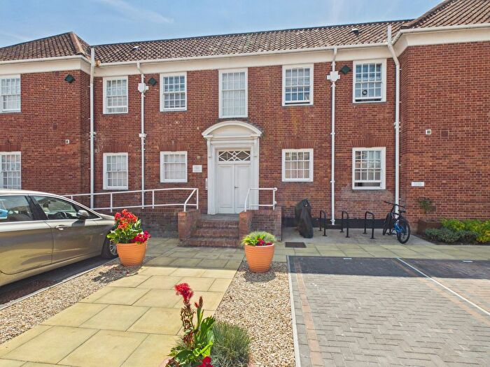 2 Bedroom Flat For Sale In Morgan House, Bridgwater, TA6