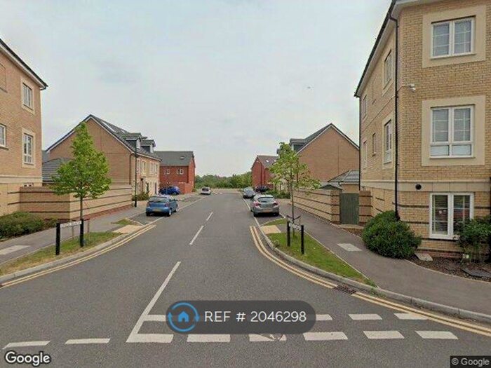 4 Bedroom End Of Terrace House To Rent In Kings Reach, Slough, SL3