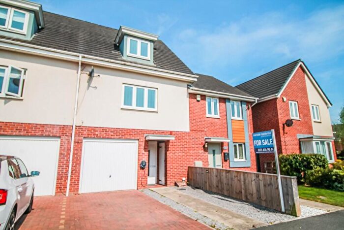 3 Bedroom Town House For Sale In Rockingham Drive, Teal Farm, Washington, NE38