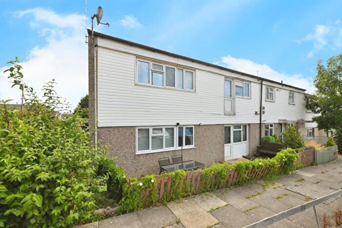 2 Bedroom Flat To Rent In Tithelands, Harlow, CM19