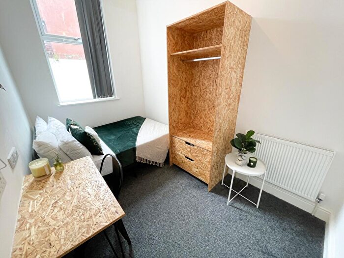 1 Bedroom House To Rent In Holmes Street, L8