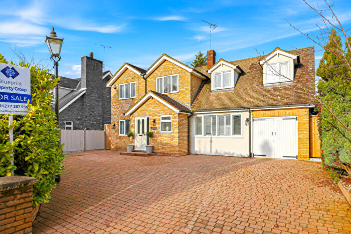5 Bedroom Detached House For Sale In Brook Road, Brentwood, CM14