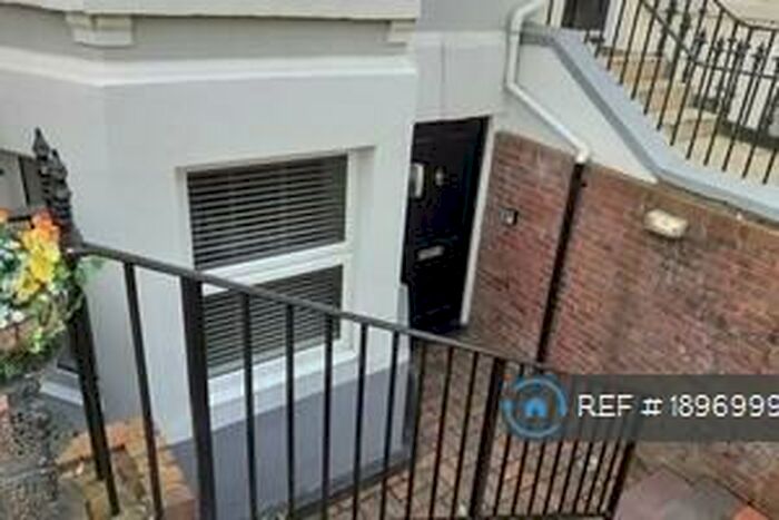 1 Bedroom Flat To Rent In Church Walks, Llandudno, LL30