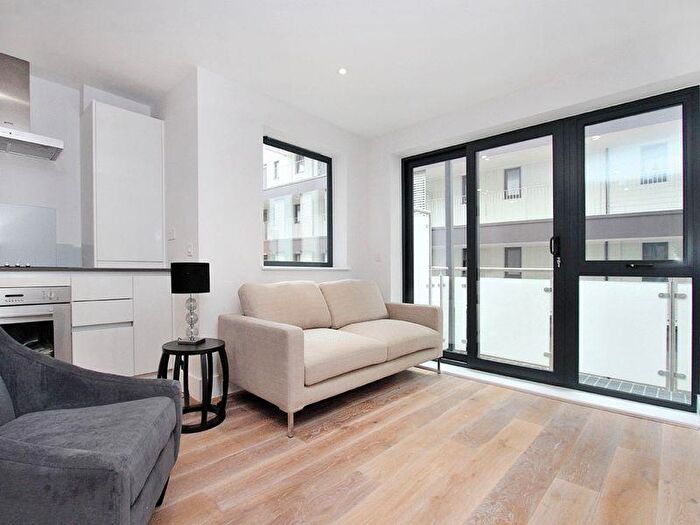 1 Bedroom Apartment To Rent In Linea Court, Bow, E3