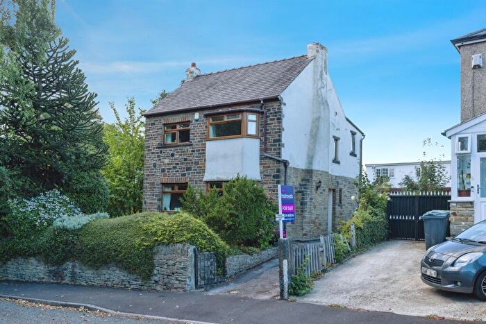 3 Bedroom Detached House For Sale In Lister Lane, Bradford, BD2