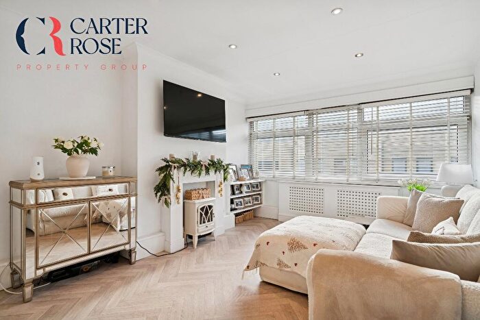 2 Bedroom Flat To Rent In Balham New Road, London, SW12