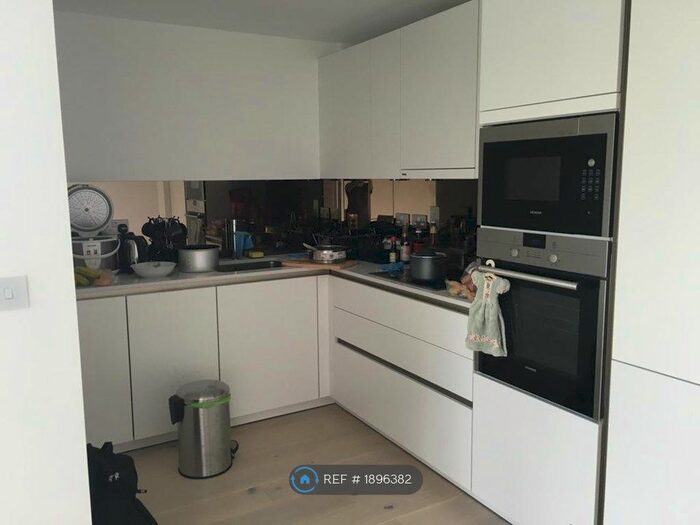 2 Bedroom Flat To Rent In Claremont House, London, SE16