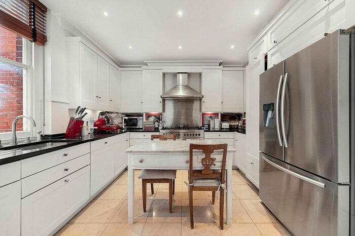 3 Bedroom Flat To Rent In Prince Of Wales Drive, Prince Of Wales Drive, London, SW11