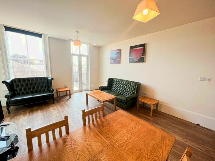 3 Bedroom Apartment To Rent In Pearson Park, Hull, HU5