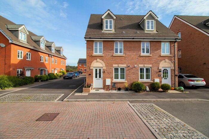 3 Bedroom End Of Terrace House To Rent In De Clare Drive, Radyr, Cardiff, CF15