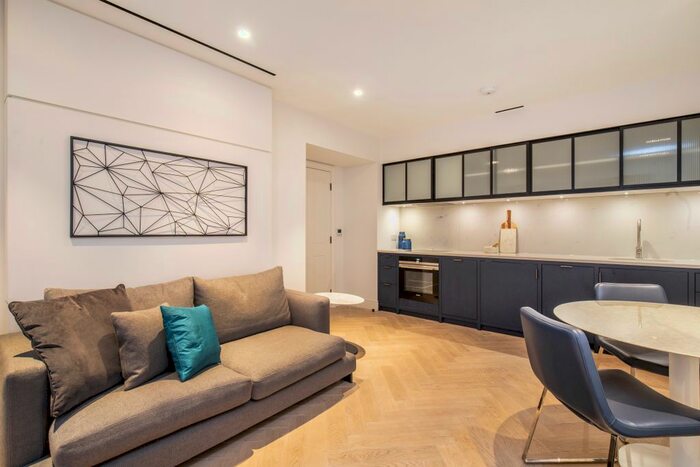 1 Bedroom Flat To Rent In Southampton Street, London, WC2E