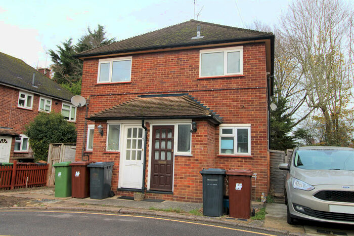 1 Bedroom Apartment To Rent In Ritz Court, Potters Bar, EN6