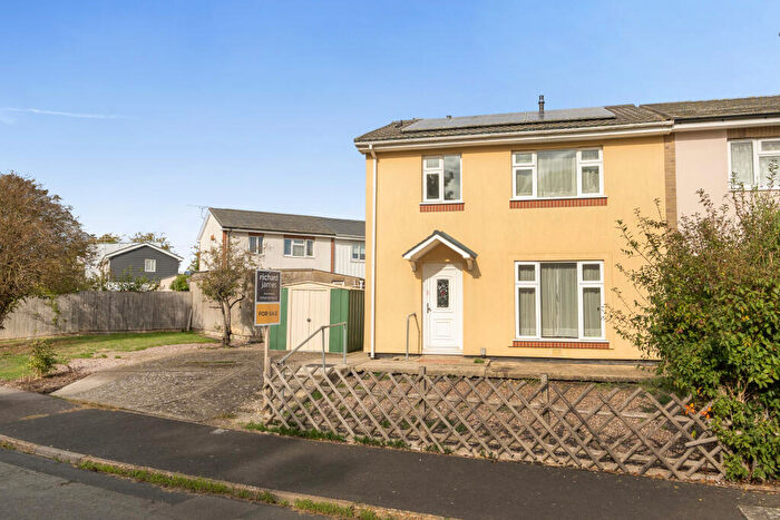 3 Bedroom Semi-Detached House For Sale In Alanbrooke Crescent, Rodbourne Cheney, Swindon, SN2