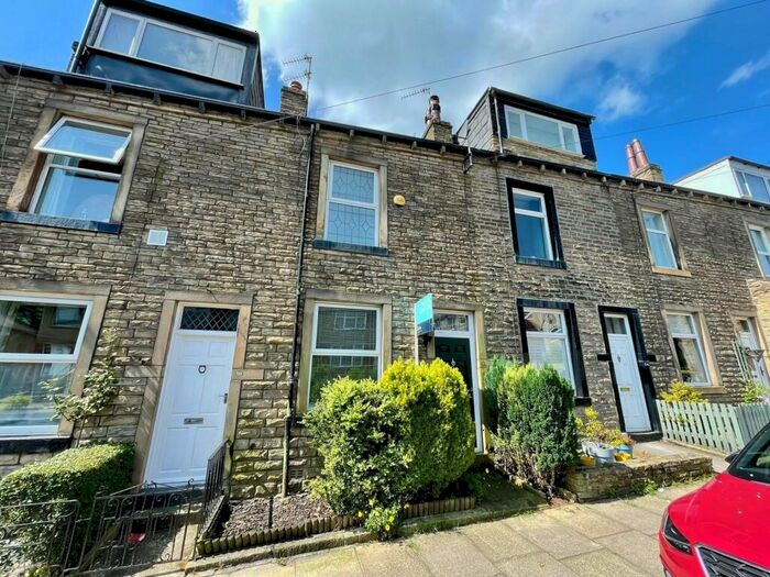 3 Bedroom Terraced House To Rent In Belgrave Road, Bingley, West Yorkshire, BD16