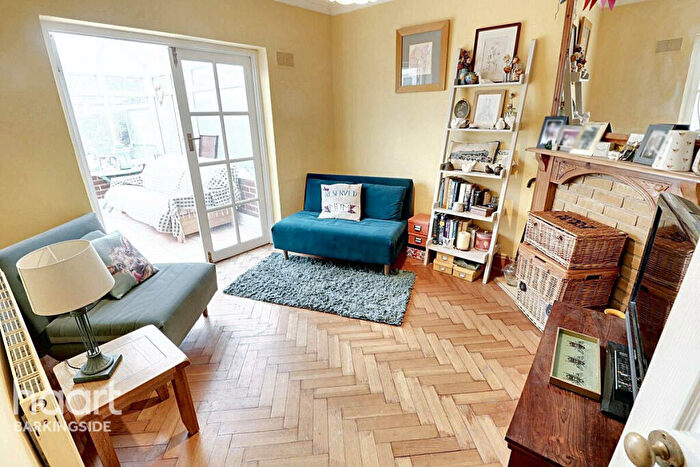 3 Bedroom End Of Terrace House For Sale In Fencepiece Road, Chigwell, IG7