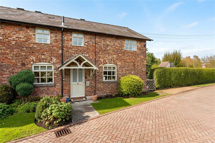 3 Bedroom Semi Detached House For Sale In New Farm Barns, Spark Hall Close, Stretton, Warrington, WA4