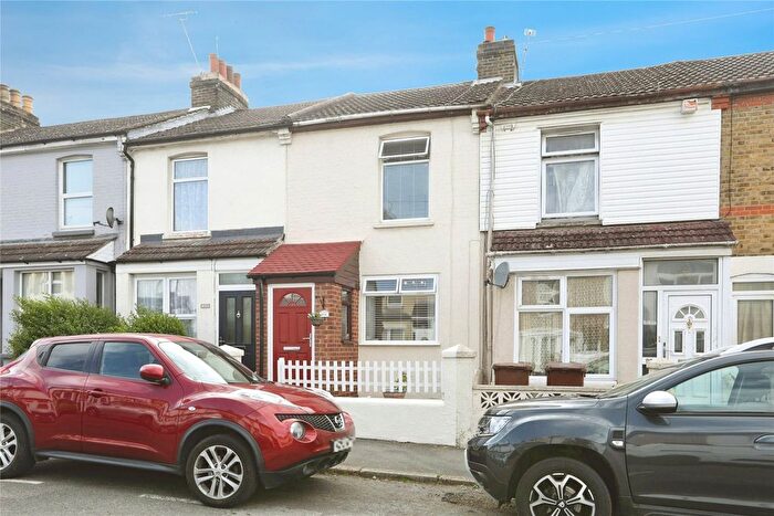 3 Bedroom Terraced House For Sale In Milton Road, Gillingham, Kent, ME7