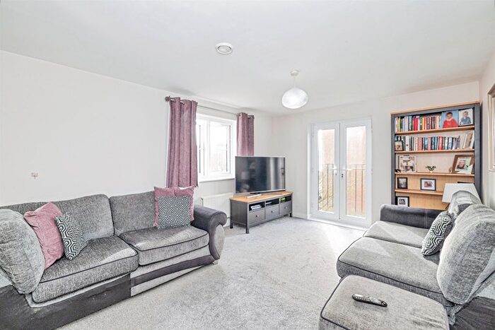 2 Bedroom Flat For Sale In Baxter Road, Watford, WD24