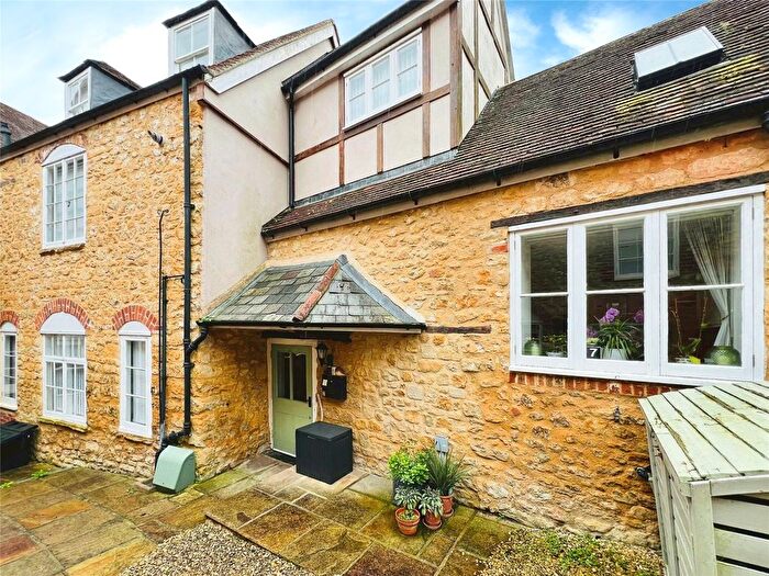 Terraced House To Rent In Antelope Place, Sherborne, Dorset, DT9