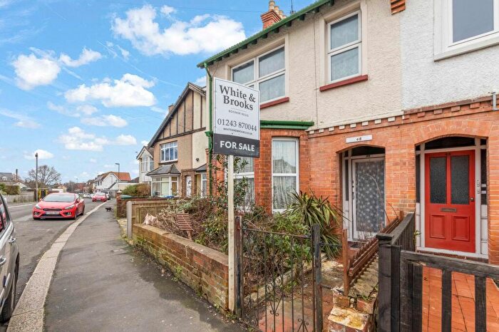 4 Bedroom Semi Detached House For Sale In Gordon Avenue, Bognor Regis, PO22