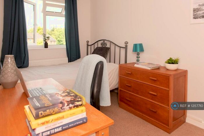 5 Bedroom Detached House To Rent In St. Annes Close, Winchester, SO22