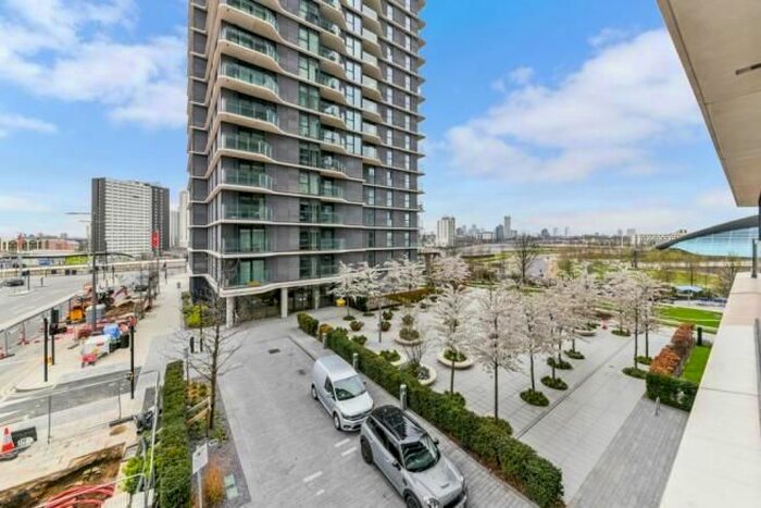 2 Bedroom Flat To Rent In Glasshouse Gardens, London, E20