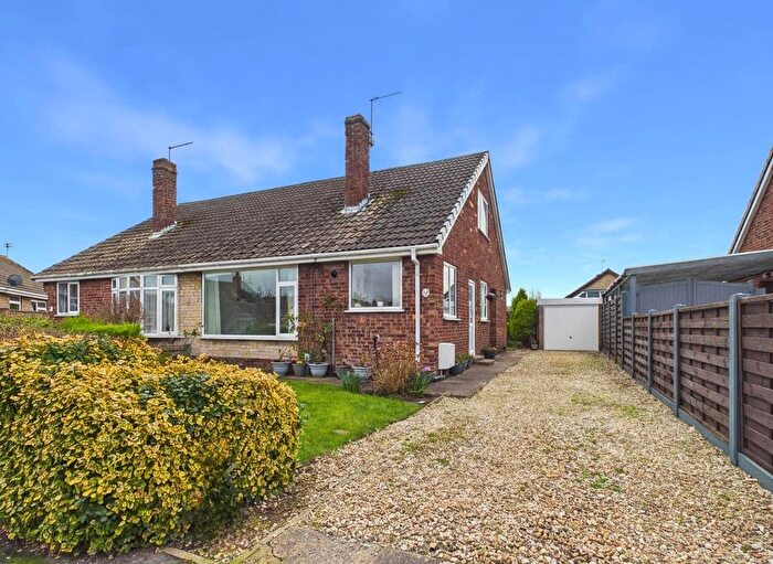 2 Bedroom Semi Detached Bungalow For Sale In Greenacre Park, Gilberdyke, HU15