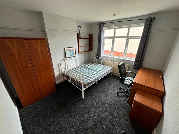 4 Bedroom Flat To Rent In Greenfield Street, Dunkirk, Nottingham, NG7