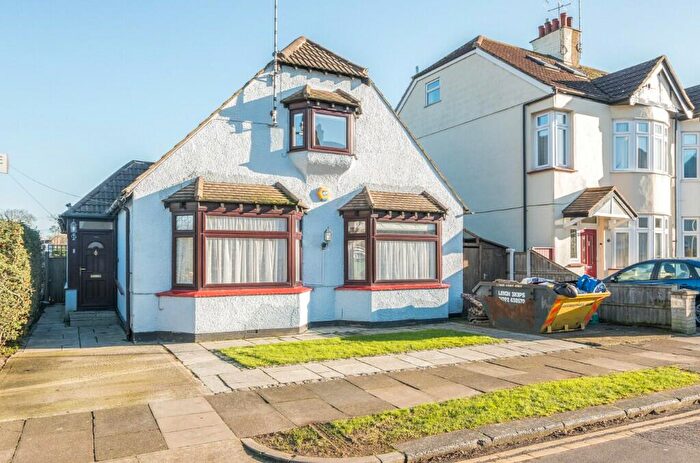 5 Bedroom Detached House For Sale In Cheltenham Drive, Leigh-On-Sea, Essex, SS9