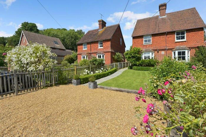 3 Bedroom Semi-Detached House For Sale In Pickhurst Road, GU8