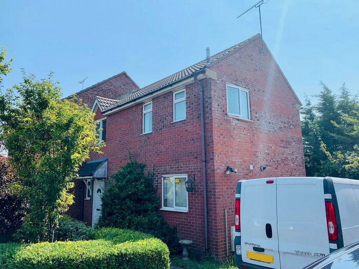 3 Bedroom Semi-Detached House To Rent In Cameron Close, Stratton, Swindon, SN3