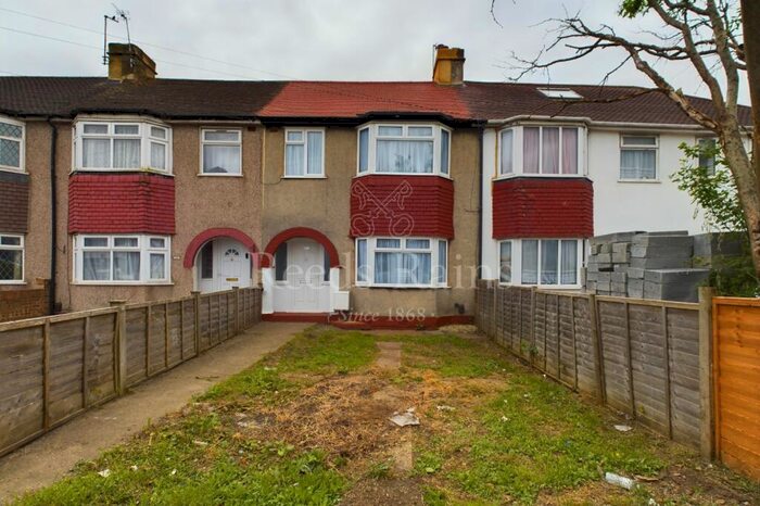3 Bedroom Terraced House To Rent In Burnham Road, Dartford, Kent, DA1
