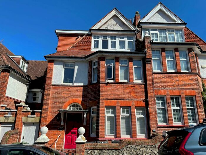 2 Bedroom Maisonette To Rent In South Cliff Avenue, Eastbourne, BN20