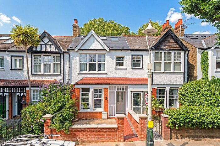 5 Bedroom Terraced House For Sale In Windermere Road, Ealing, W5