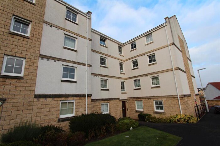 2 Bedroom Flat To Rent In Bittern Court, KY11