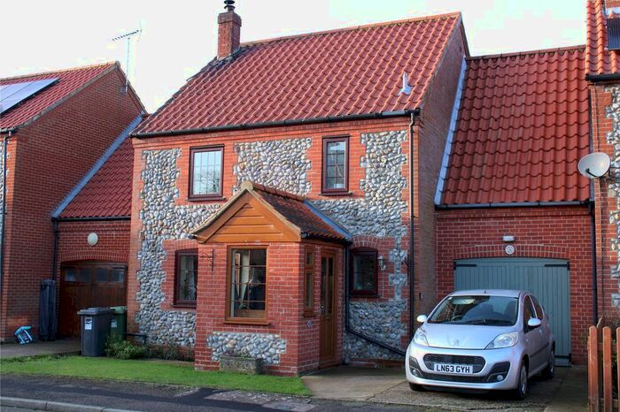 4 Bedroom Link Detached House For Sale In Beechlands Park, Southrepps, Norwich, Norfolk, NR11