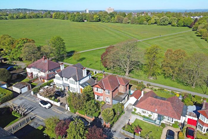 2 Bedroom Flat For Sale In Roslyn Road, Harrogate, HG2