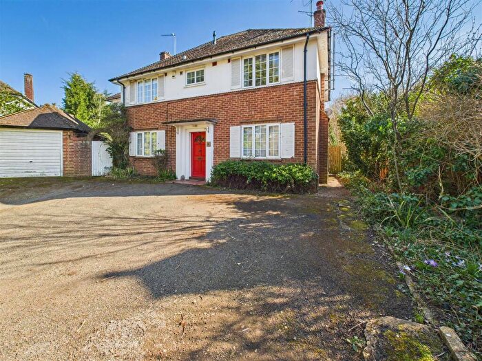 4 Bedroom House To Rent In Dale Close, Hitchin, SG4