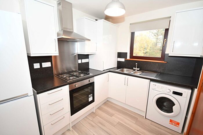 2 Bedroom Flat To Rent In Holm Dell Place, Inverness, IV2