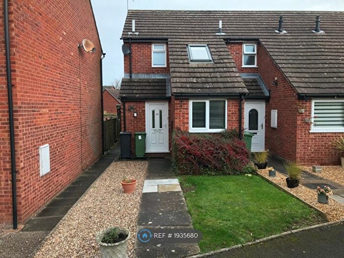 2 Bedroom End Of Terrace House To Rent In Westbury Court, Droitwich, WR9